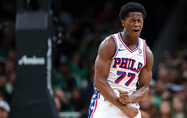 Новичок Филадельфии крушит всех в дебюте