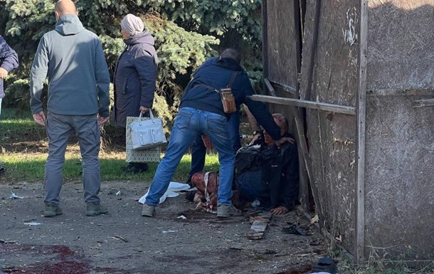 В Луганске от взрыва заминированной музколонки пострадали двое людей