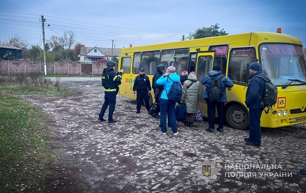 Росіяни пошкодили залізничний міст і колії на Сумщині