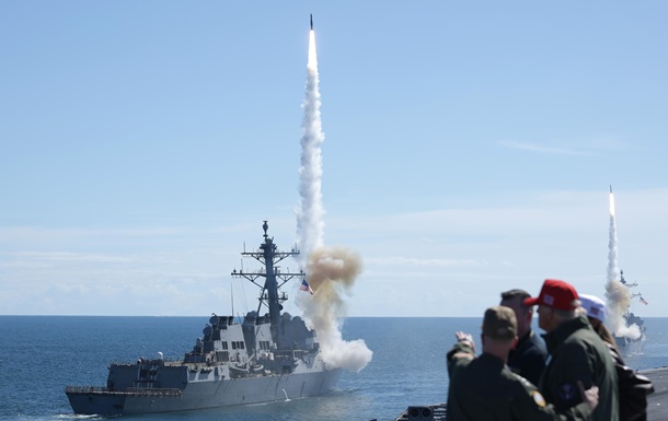  По приказу Трампа : в США сообщили об ударе по судну наркокартеля