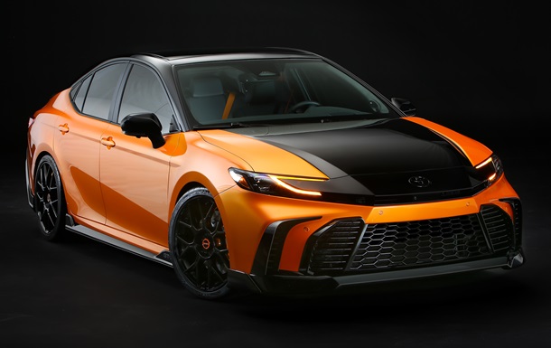 Toyota показала спортивний концепт Camry GT-S