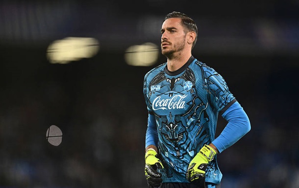 Вратарь Наполи получил травму и выбыл надолго