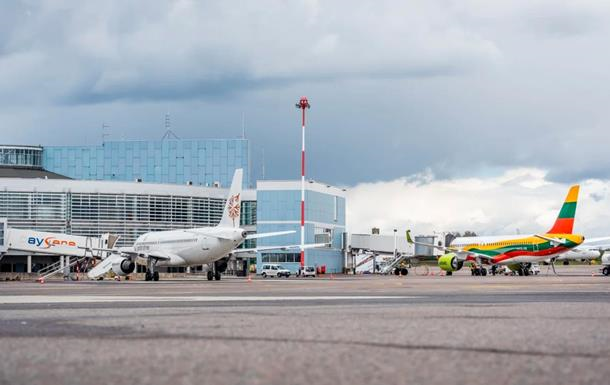 Литва вторую ночь подряд закрывает аэропорт