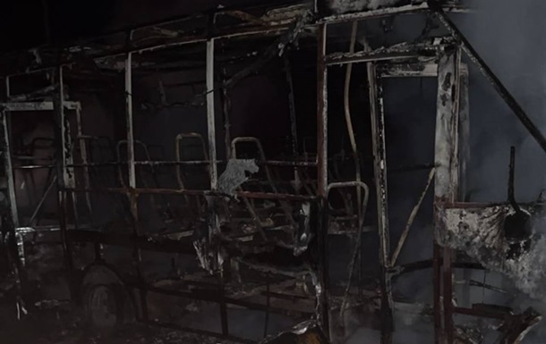 Росіяни вдарили по мікроавтобусу на Сумщині