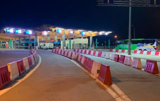 На трех пунктах пропуска на границе с Польшей может замедлиться движение