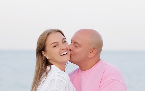 Юрий Ткач ответил на слухи о беременности жены