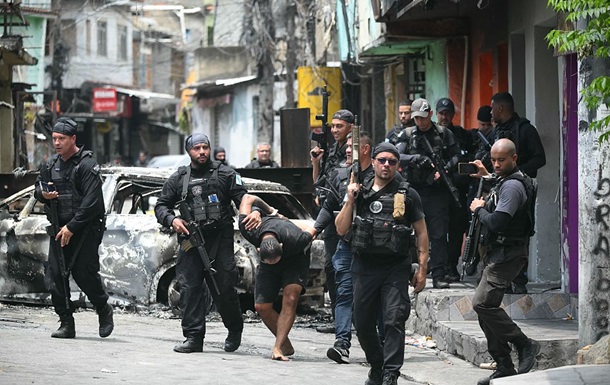 В Бразилии вспыхнула война между властью и наркокартелями: десятки погибших