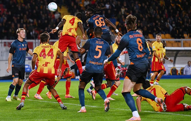 Наполі мінімально перемогла Лечче на виїзді