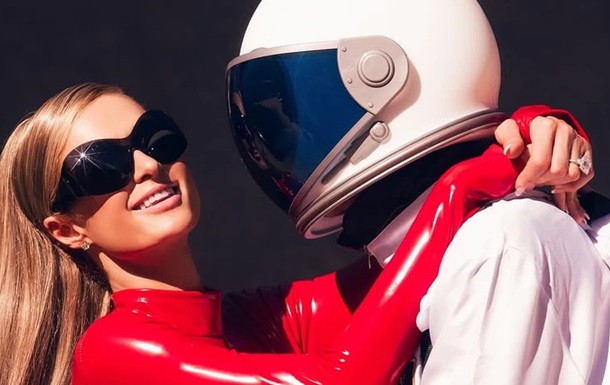 Періс Гілтон повторила легендарний образ Брітні Спірс до Гелловіна