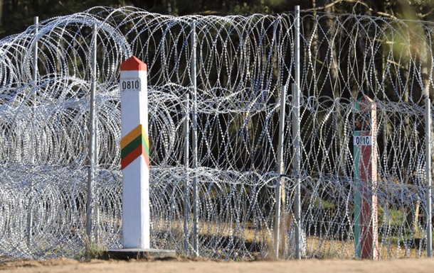 Литва закрыла границу с Беларусью на месяц