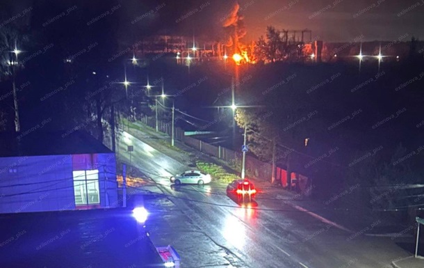 Атака дронов на РФ: повреждены подстанция и НПЗ