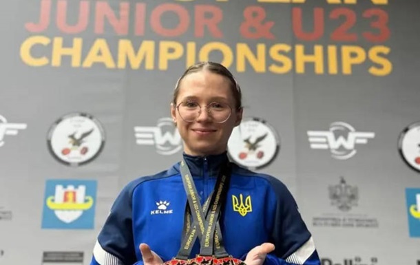 Украинская тяжелоатлетка триумфально выиграла золото молодежного Евро-2025