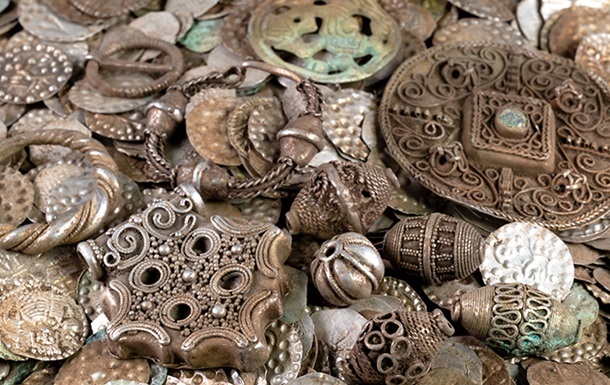 В Швеции нашли одно из крупнейших кладов Средневековья