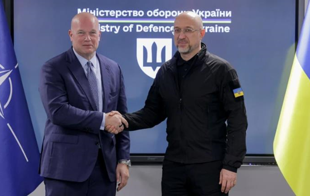 Посол США при НАТО вперше відвідав Україну 