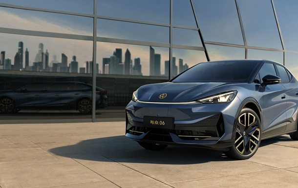 Названы десять самых популярных новых автомобилей октября