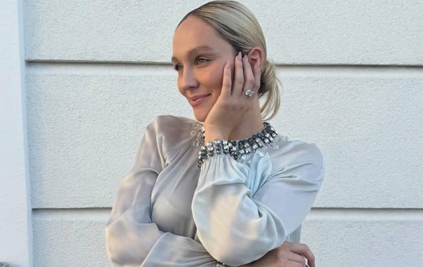 Певица Roxolana впервые стала мамой