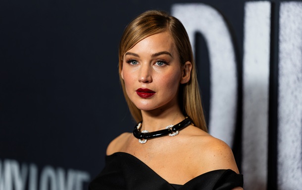 Дженнифер Лоуренс призвала звезд не вмешиваться в политику