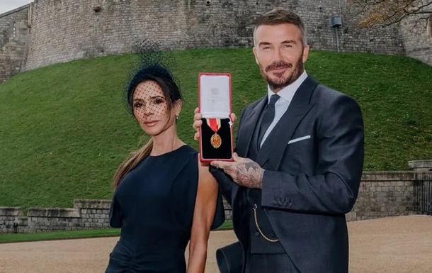 Виктория Бекхэм трогательно поздравила мужа после того, как он получил титу