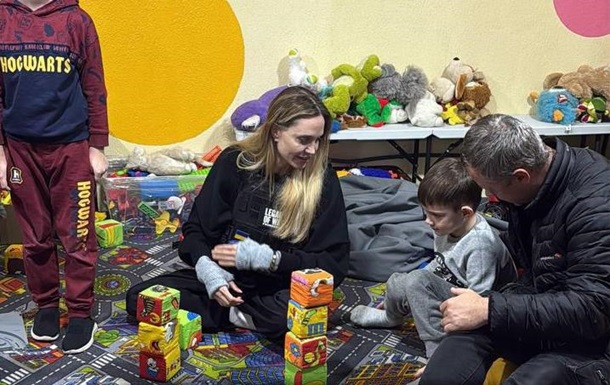 Анджеліна Джолі відвідала Херсон - соцмережі