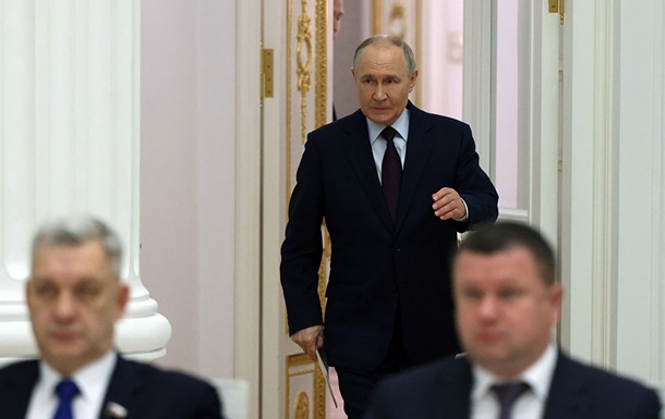 Родственники Путина получили десятки госдолжностей - СМИ