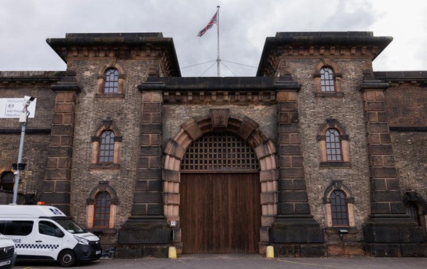 В Британії помилково звільнений в язень сам повернувся до тюрми