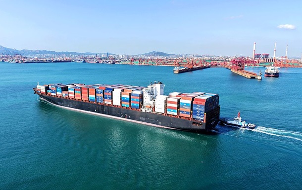 Вплив санкцій: експорт з Китаю в РФ рекордно обвалився