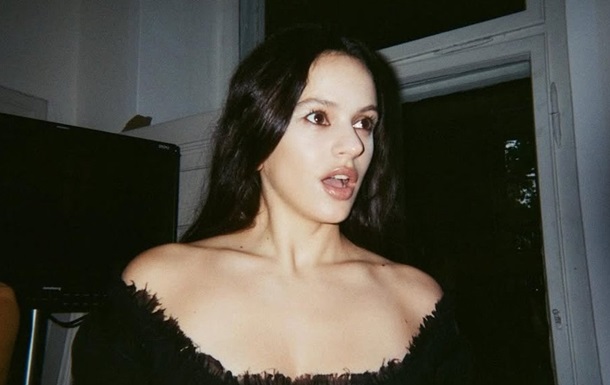 Розалія заспівала українською у новому альбомі LUX