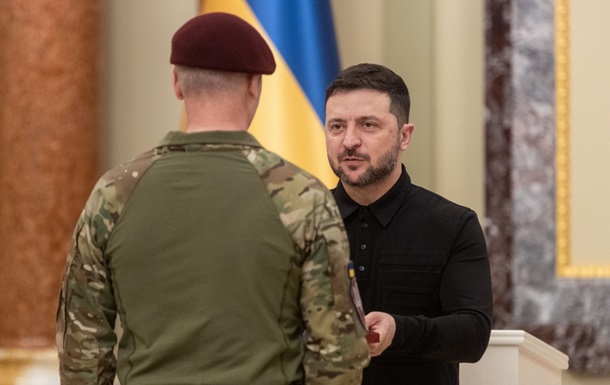 Покровское направление держится благодаря ДШВ - Зеленский