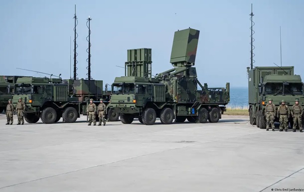 Німеччина виділить €3 млрд на вертольоти та ракети IRIS-T