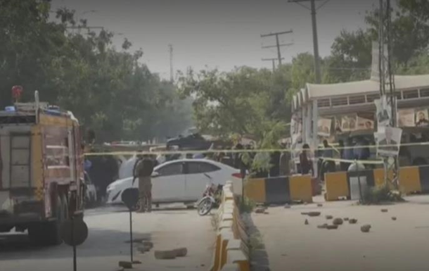 У столиці Пакистану терорист-смертник підірвав себе, загинули 12 людей