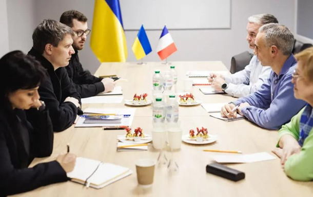 Франция готова производить оружие в Украине