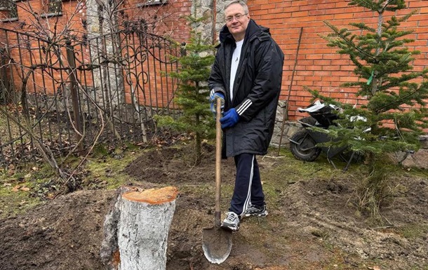 За своє життя Анатолій Володимирович Пешко посадив близько 14 тисяч дерев