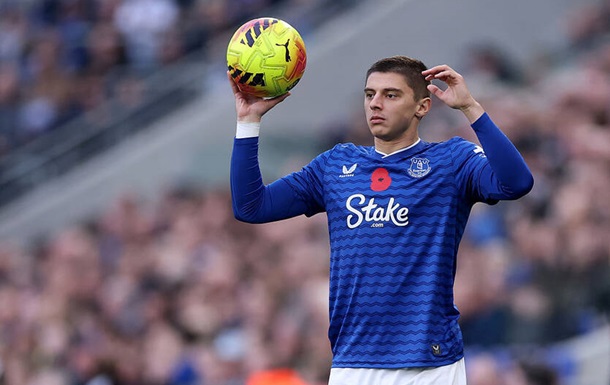 Эвертон сомневается по поводу нового контракта для Миколенко - СМИ