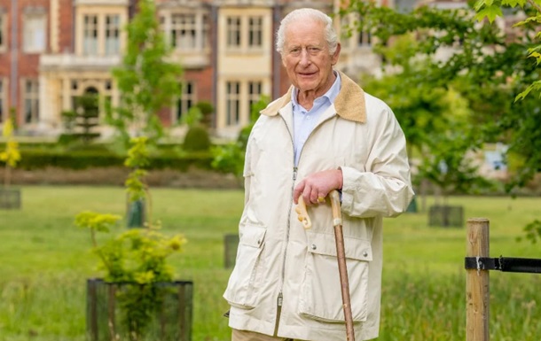 Букінгемський палац оприлюднив новий портрет монарха