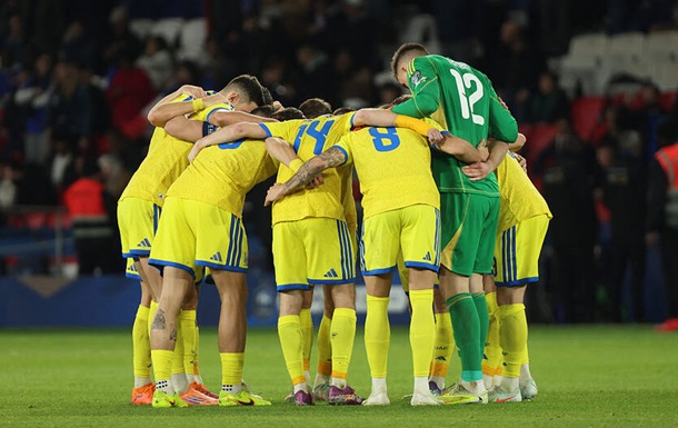 Україна представила склад на гру з Ісландією, втративши одного хавбека