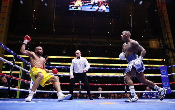 У видовищному бою з нокдаунами Бенн помстився Юбенку-молодшому