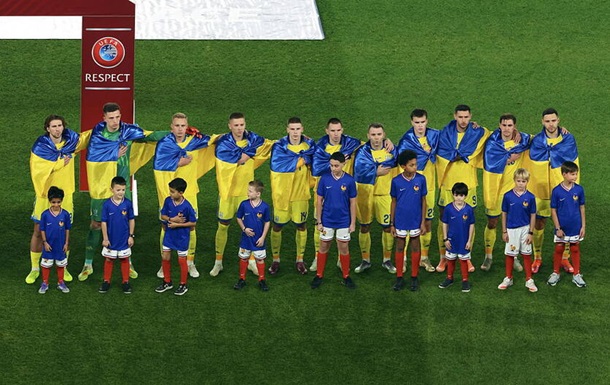 Україна та Ісландія затвердили комплекти форми на майбутній матч