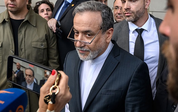 Иран заявил о полной остановке обогащения урана