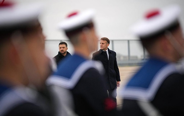 Зеленский прибыл в Париж и встретился с Макроном