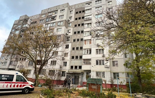 Россияне обстреляли Херсон и область: есть погибшие и раненые