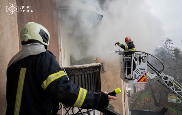 У Києві через вибух зарядної станції загорілася квартира