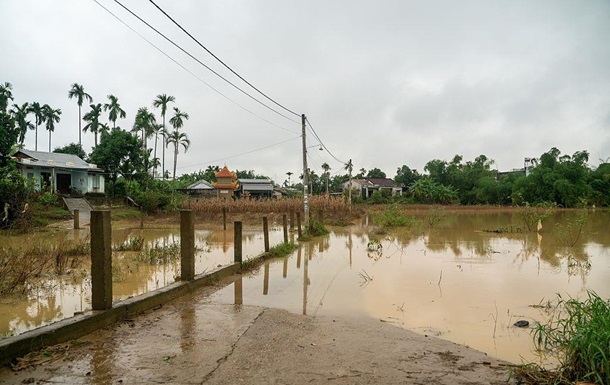 Во Вьетнаме из-за наводнений погибло более 40 человек