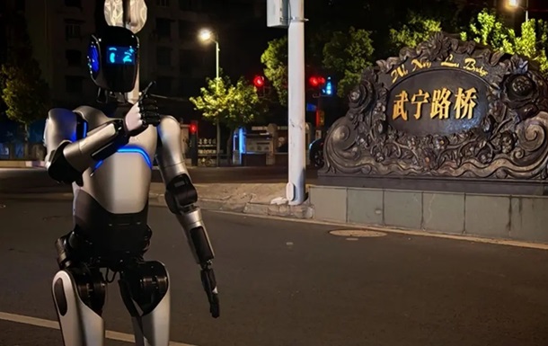 Китайский робот установил мировой рекорд, пройдя 106 км без остановки