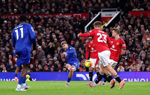 Евертон сенсаційно обіграв МЮ після божевільного вилучення