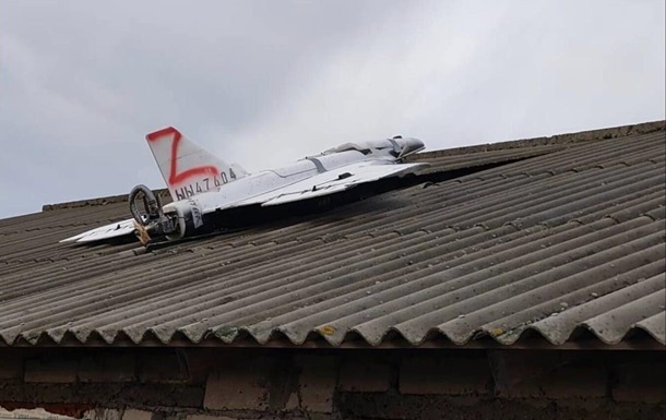 Під час атаки РФ до Молдови залетіли шість дронів, один впав на будинок