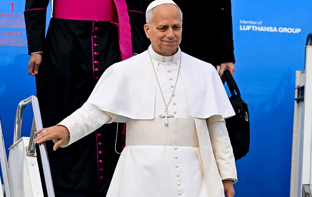 Папа Римський розпочав перший закордонний візит