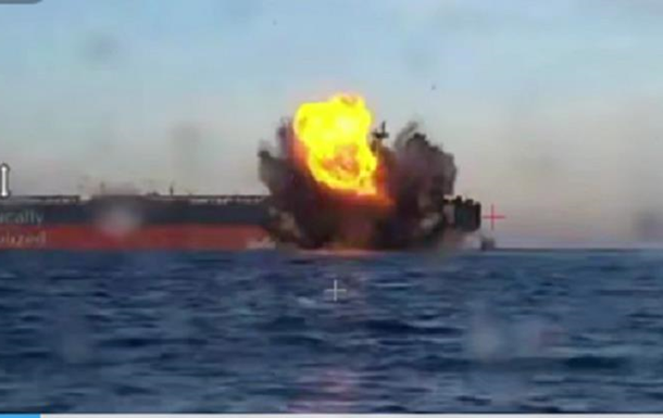 Дроны поразили два танкера теневого флота РФ - СМИ