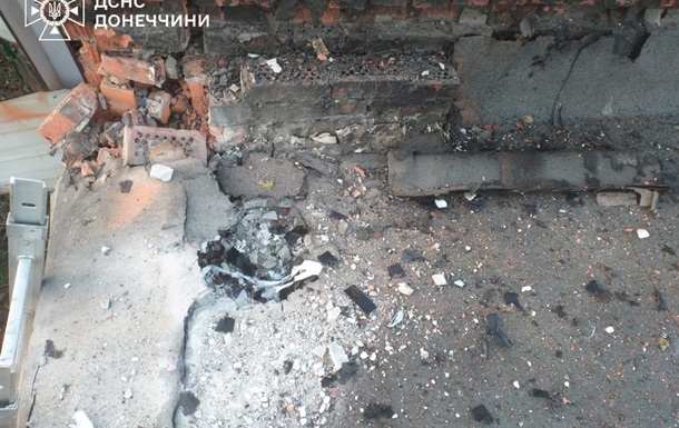 В Донецкой области вражеский дрон повредил здание спасательной части