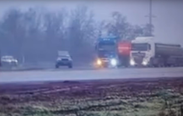 В Бердянске подорвали два автомобиля кадировцев