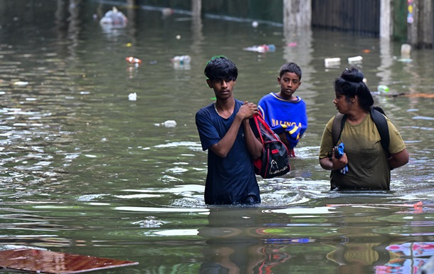 На Шри-Ланке из-за циклона погибли сотни людей
